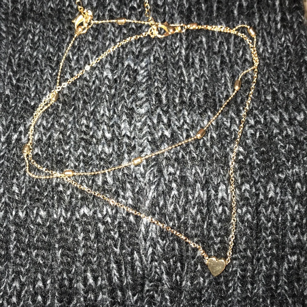 Gold heart choker 💛